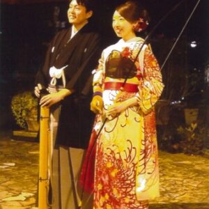 白色のリメイク振袖を着た花嫁